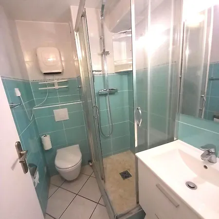 Barcarès F2 Cabine, Rdc, 50 M, 28 M2, 6 Personnes * Le Barcarès