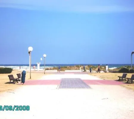 Barcares F2 Cabine, Rdc, 50 M, 28 M2, 6 Personnes * Le Barcarès