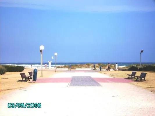 Barcares F2 Cabine, Rdc, 50 M, 28 M2, 6 Personnes * Le Barcarès